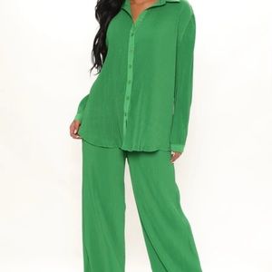 PLEATED PANT SUIT